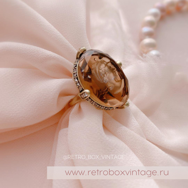 SWEET ROMANCE Кольцо «Богиня с инталией: топаз в бронзе» размер 7
