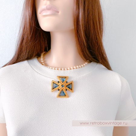 Брошь-кулон "Сапфировый кристальный мальтийский крест" (№1)