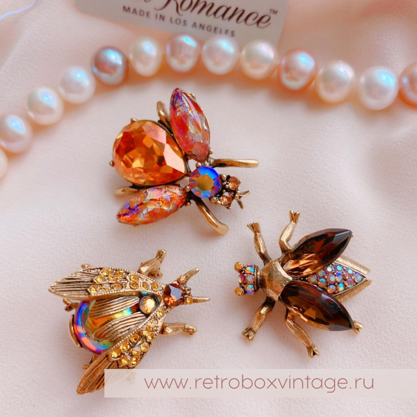 SWEET ROMANCE Трио брошей «Медовые пчелки: золотисто-коричневые в золоте» (3 шт)