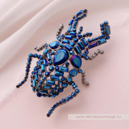 VERA WANG Брошь «Кристальный жук» VERA WANG Брошь «Кристальный жук»