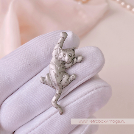 JJ / JONET JEWELRY Брошь-пин «Озорной котик: серебро»