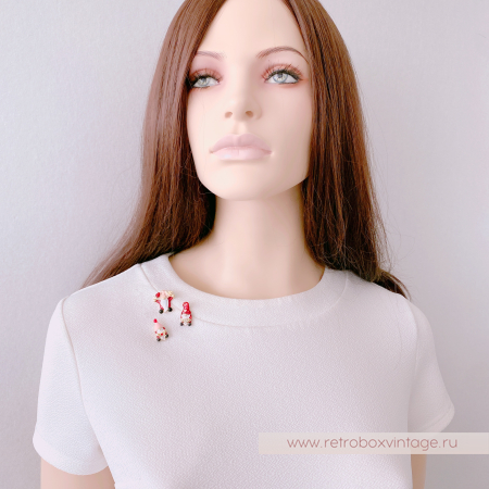 NAPIER Трио брошей-пин «Гномики с сердечками»