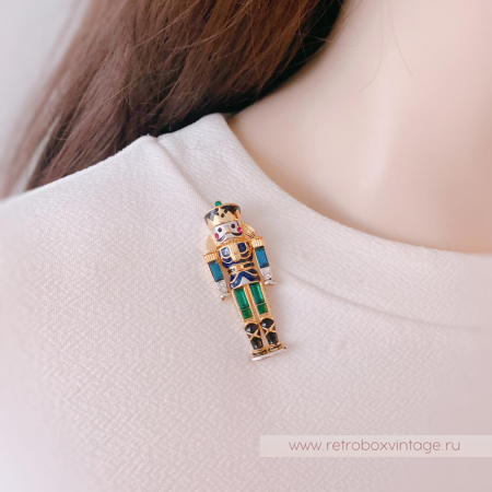 MONET Брошь «Синий щелкунчик»