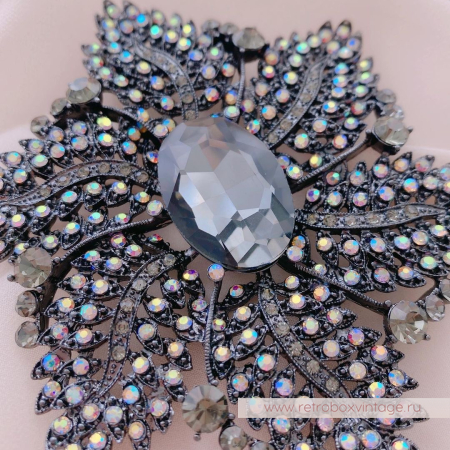 JOAN RIVERS Брошь-кулон "Ночная красавица" дымчатые кристаллы JOAN RIVERS Брошь-кулон "Ночная красавица" дымчатые кристаллы