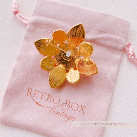 4. Всегда носите брошь со стопером, так Вы сбережете свою коллекцию 4. Всегда носите брошь со стопером, так Вы сбережете свою коллекцию