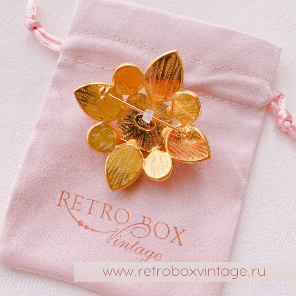 4. Всегда носите брошь со стопером, так Вы сбережете свою коллекцию 4. Всегда носите брошь со стопером, так Вы сбережете свою коллекцию