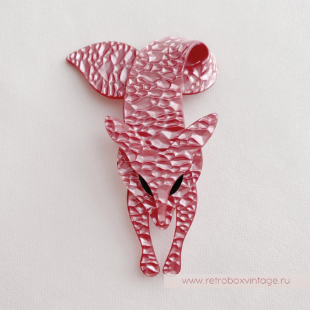 LEA STEIN Брошь «Лиса розовый коралл 3d»