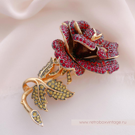 JOAN RIVERS Брошь «Красная роза — королева цветов»