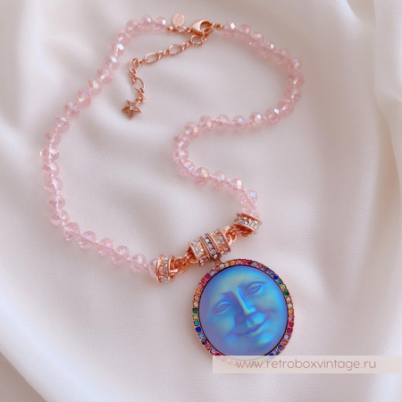 KIRKS FOLLY Колье магнитное «Радужная луна: голубая на розовых бусах»