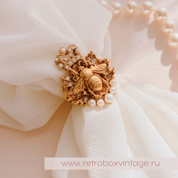 ASKEW LONDON Кольцо "Имперская пчела с короной и жемчугом"