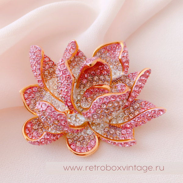 JOAN RIVERS Брошь «Розовый лотос» коллекционная