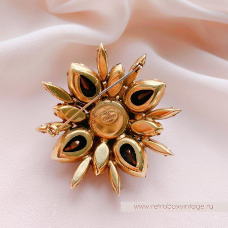 GRAZIANO Брошь «Грация» коньячный мальтийский крест