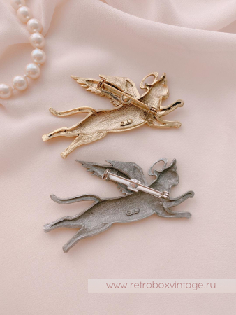 JJ / JONET JEWELRY Брошь «Котик-ангел: золото»