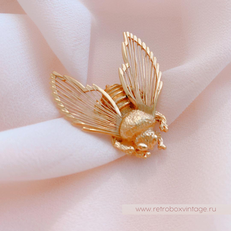 MONET Пара брошей «Воздушные пчелы»