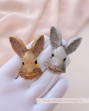 JJ / JONET JEWELRY Брошь «Лунный заяц: серебро»
