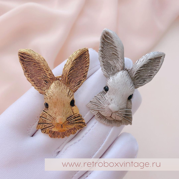 JJ / JONET JEWELRY Брошь «Лунный заяц: серебро»