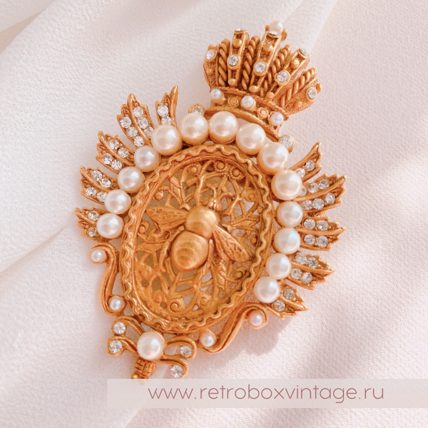 ASKEW LONDON Брошь "Имперская пчела с короной и жемчугом" ASKEW LONDON Брошь "Имперская пчела с короной и жемчугом"
