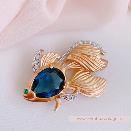 NO NAME Брошь «Золотая рыбка с синим кристаллом» NO NAME Брошь «Золотая рыбка с синим кристаллом»