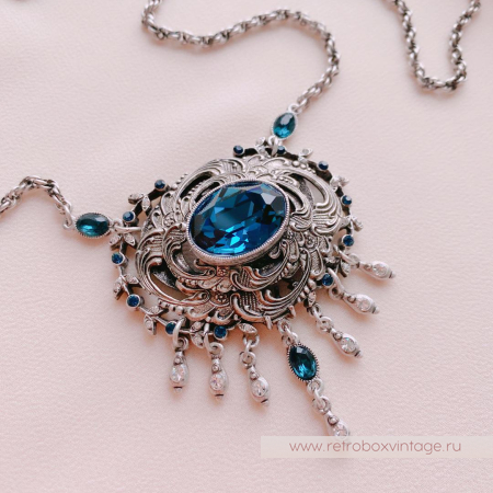 SWEET ROMANCE Ожерелье «Одетта: королевский синий в серебре»