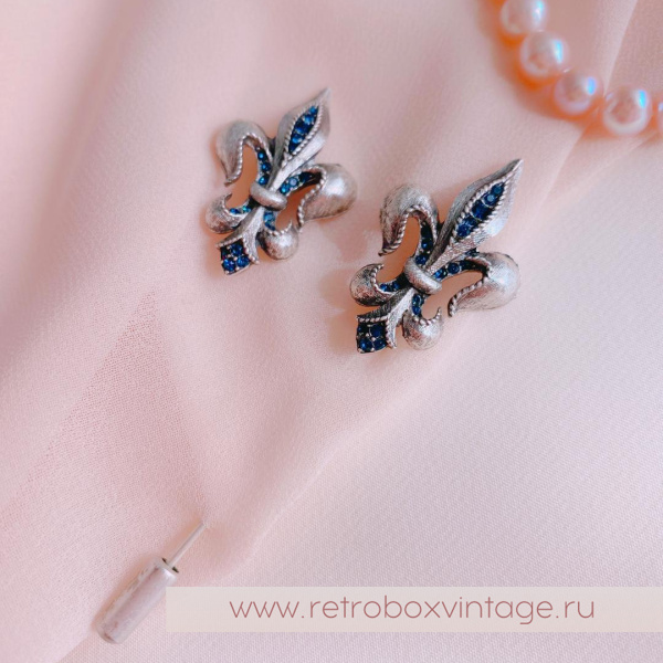 SWEET ROMANCE Брошь-стик «Флер де лис — королевская лилия: серебро»