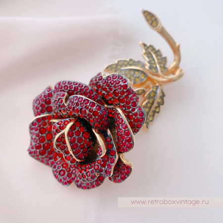 JOAN RIVERS Брошь «Красная роза — королева цветов»