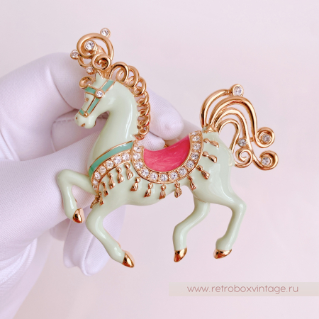 BOB MACKIE Брошь «Царская лошадь: мятная»