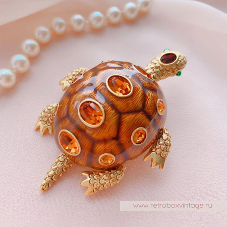 JOAN RIVERS Брошь "Мудрая черепаха" эмаль с кристаллами