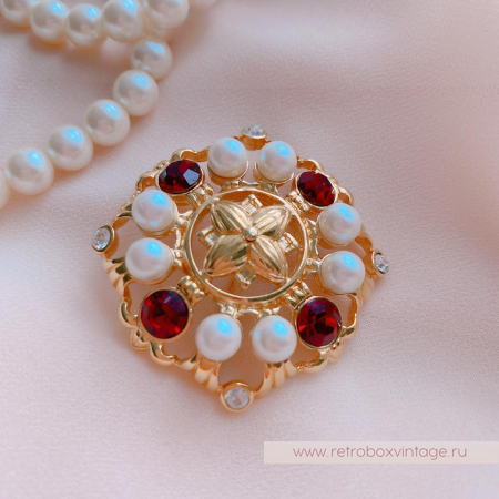 MONET Брошь «Жемчужная Жозефина» (небольшие нюансы)