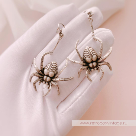 SWEET ROMANCE Серьги «Серебристый паучок»