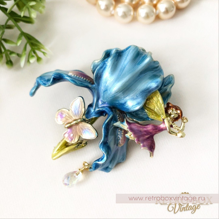 KIRKS FOLLY Брошь «Голубой ирис с феей и капелькой» (архив)