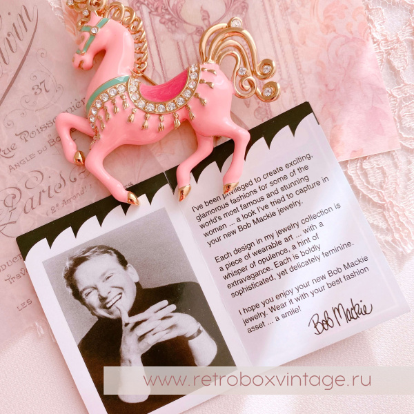 BOB MACKIE Брошь «Царская лошадь: розовая»