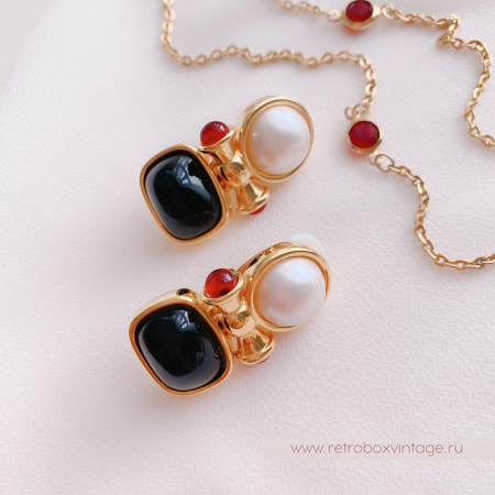 JOAN RIVERS Клипсы «В стиле Шанель: черно-белые»