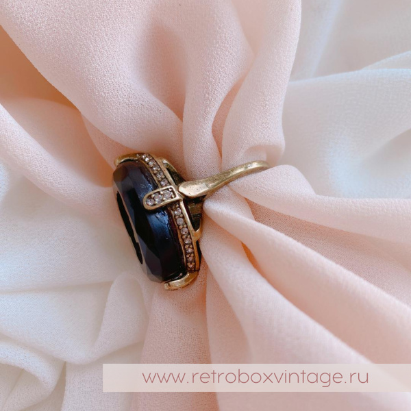 SWEET ROMANCE Кольцо «Богиня: гранат с инталией»