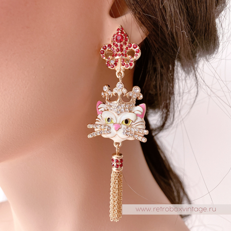 RITZY COUTURE Серьги «Белая королева кошек: золото» с кисточкой RITZY COUTURE Серьги «Белая королева кошек: золото» с кисточкой
