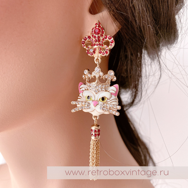 RITZY COUTURE Серьги «Белая королева кошек: золото» с кисточкой RITZY COUTURE Серьги «Белая королева кошек: золото» с кисточкой