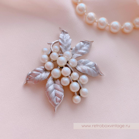 TRIFARI Брошь «Снежныя ягоды»