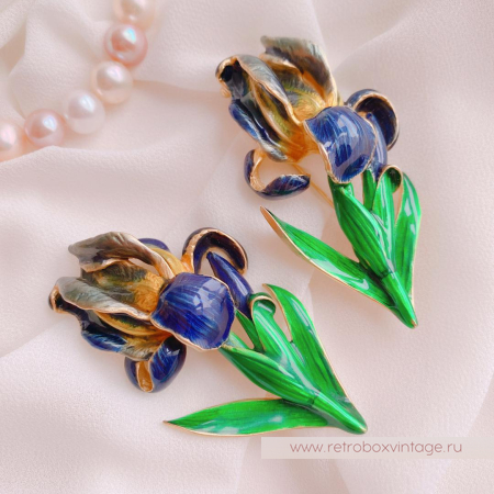 MFA Брошь «Синий ирис» / Музейная коллекция