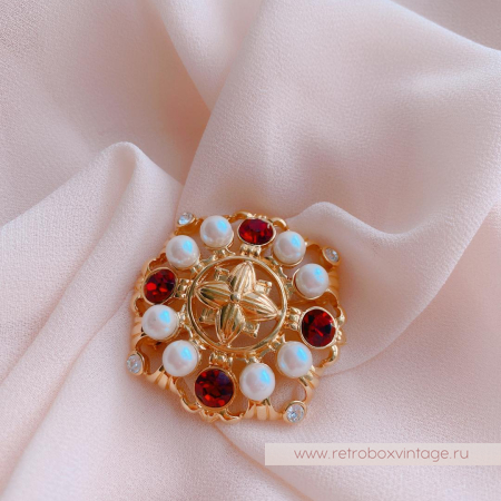 MONET Брошь «Жемчужная Жозефина» (небольшие нюансы)