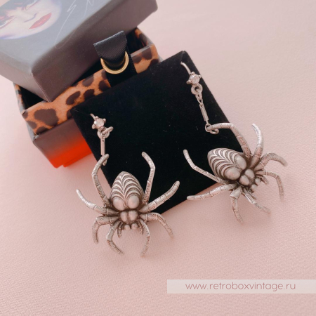 SWEET ROMANCE Серьги «Серебристый паучок»