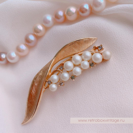 TRIFARI Брошь «Ландыш жемчужный: золото» pat.172560 (с небольшим нюансом) -30%