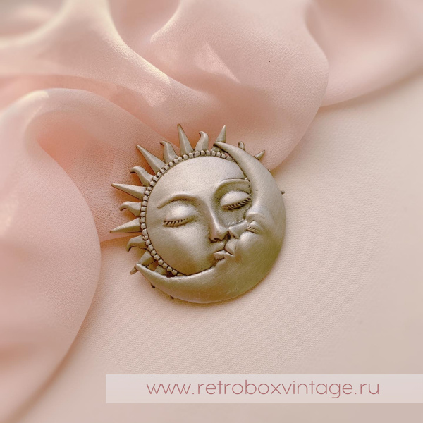 JJ / JONET JEWELRY Брошь "Поцелуй луны и солнца: серебро"