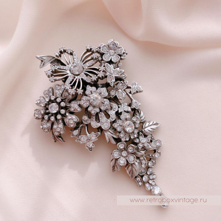 SWEET ROMANCE Брошь «Корсажная роскошь»