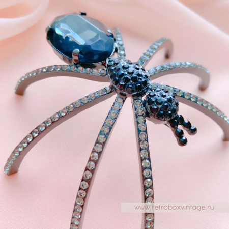 BUTTLER AND WILSON Брошь «Дымчатый паучок на удачу»