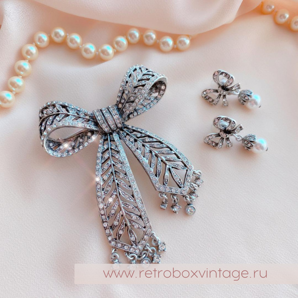 SWEET ROMANCE Серьги "Романтичные банты: серебро" с жемчужинами