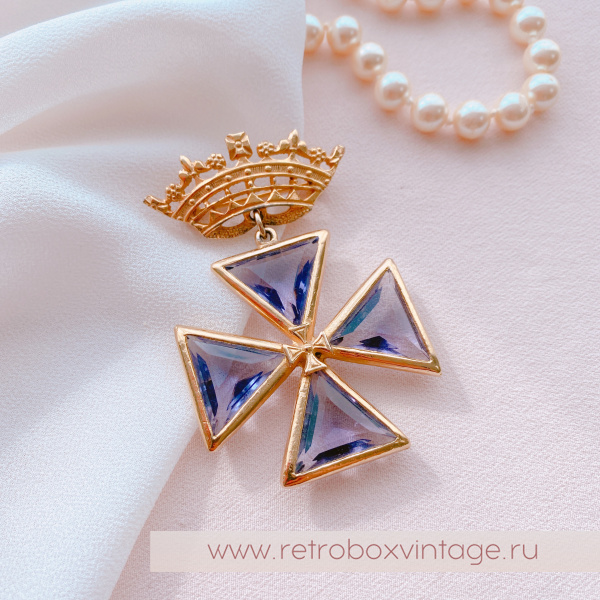 ACCESSOCRAFT Брошь-кулон "Символ доблести: орден с крестом и короной" аметист (н/м)