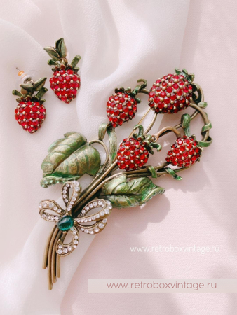 SWEET ROMANCE Брошь «Спелая земляника»
