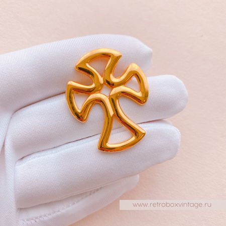 ANNE KLEIN Брошь «Добродетели аристократов: золотой крест»