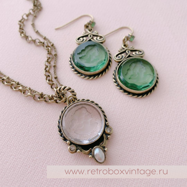 SWEET ROMANCE Ожерелье «Хрустальная богиня: прозрачная инталия в бронзе»