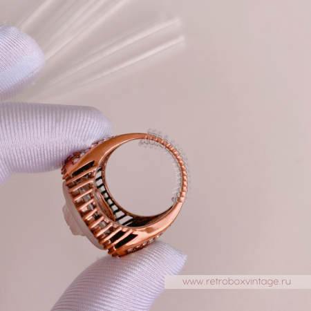 KIRKS FOLLY Кольцо «Спящий ангел: персиково-голубой в бронзе»