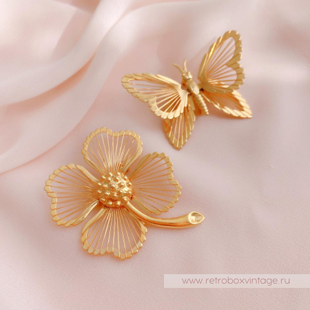 MONET Пара брошей «На удачу: бабочка и клевер»